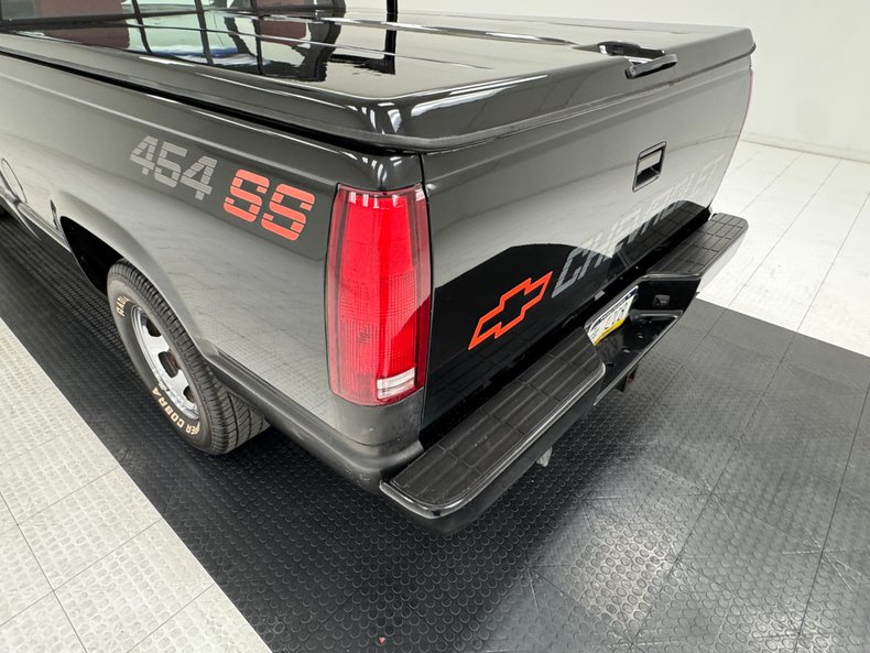 Chevrolet-C1500-1990-Black-Red-13