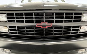 Chevrolet-C1500-1990-Black-Red-2