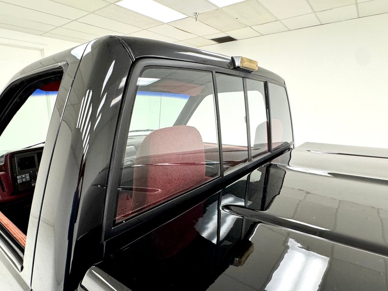 Chevrolet-C1500-1990-Black-Red-22