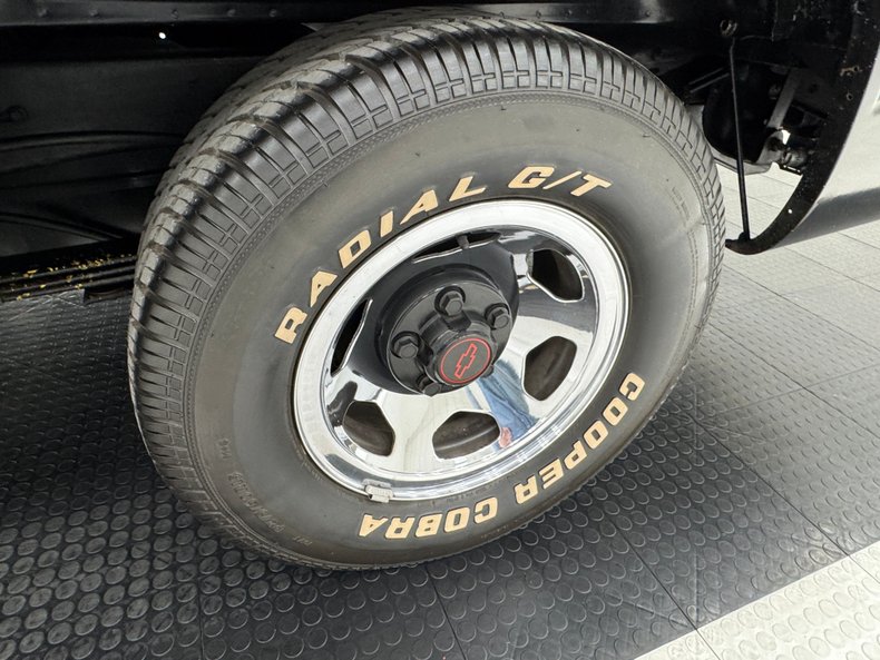 Chevrolet-C1500-1990-Black-Red-24