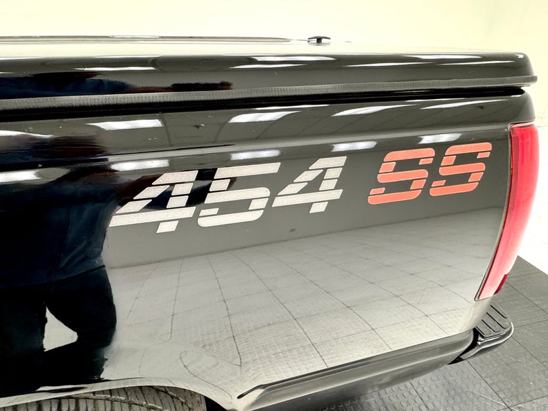 Chevrolet-C1500-1990-Black-Red-25