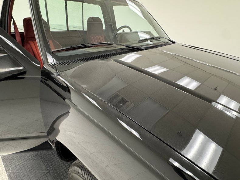 Chevrolet-C1500-1990-Black-Red-29