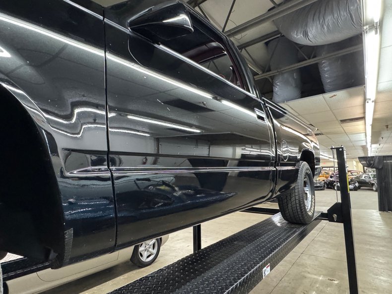 Chevrolet-C1500-1990-Black-Red-37