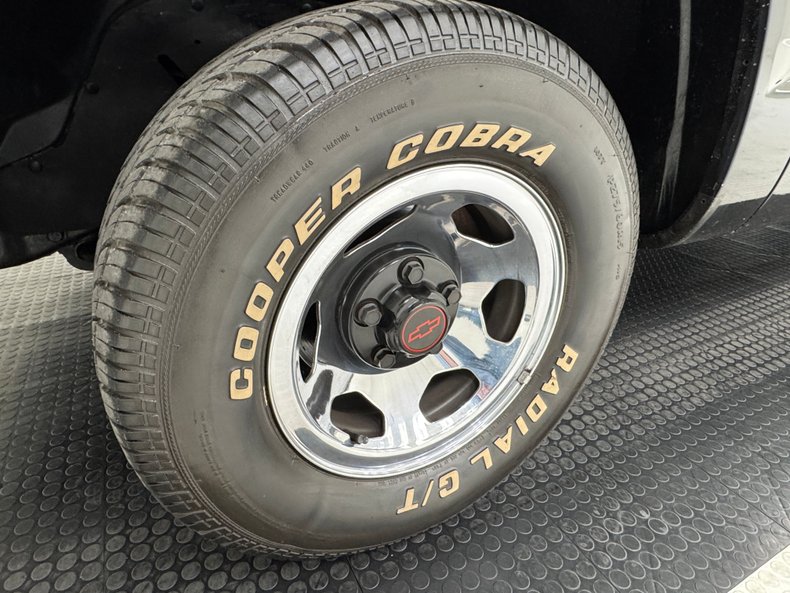 Chevrolet-C1500-1990-Black-Red-4