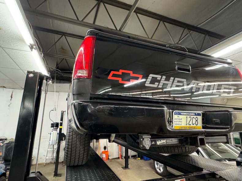 Chevrolet-C1500-1990-Black-Red-41