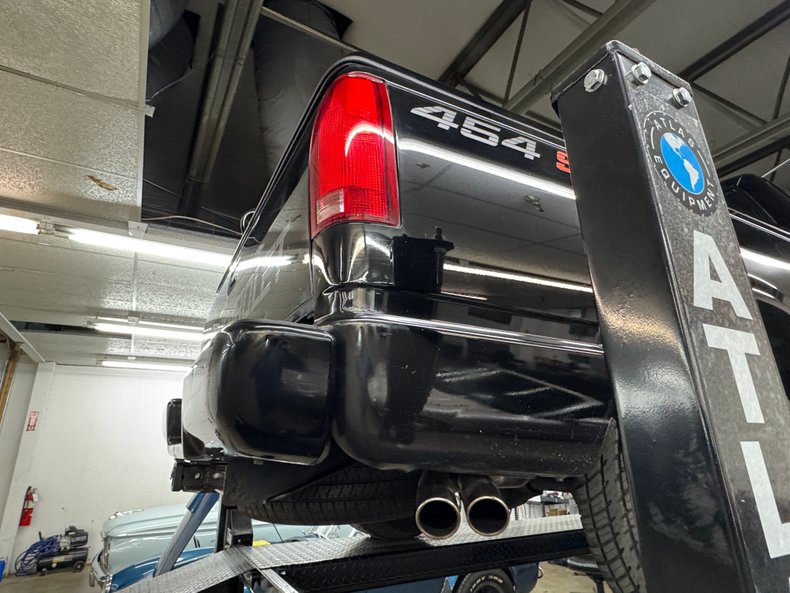 Chevrolet-C1500-1990-Black-Red-45