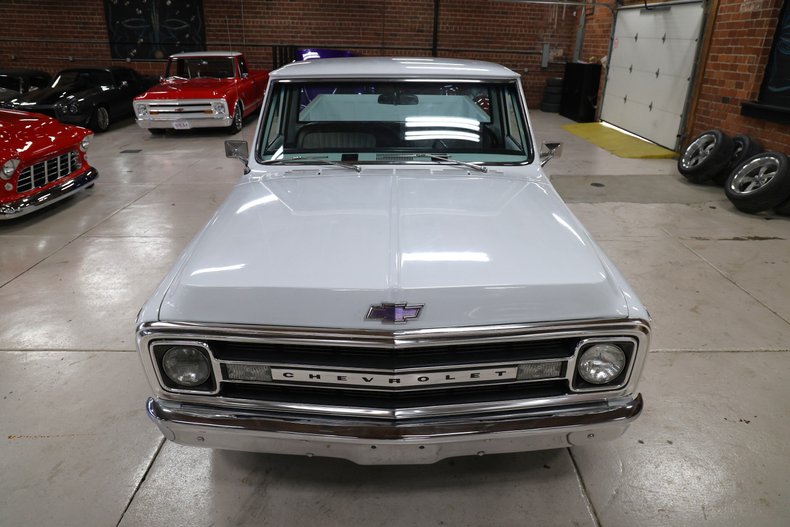 Chevrolet-C20-1970-White-Black-ampamp-White-Ho-10
