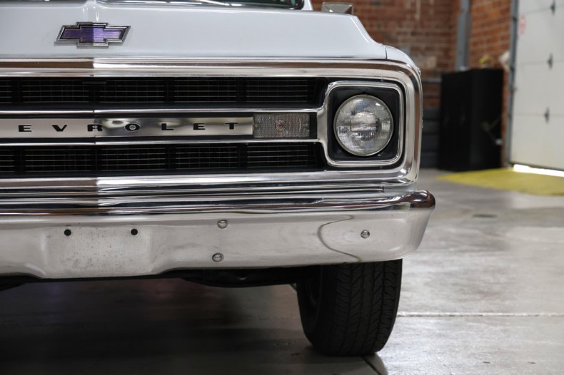 Chevrolet-C20-1970-White-Black-ampamp-White-Ho-13