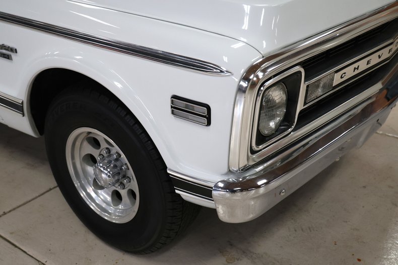 Chevrolet-C20-1970-White-Black-ampamp-White-Ho-16