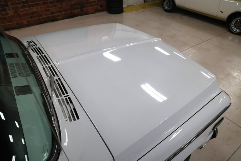 Chevrolet-C20-1970-White-Black-ampamp-White-Ho-17