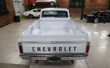 Chevrolet-C20-1970-White-Black-ampamp-White-Ho-2