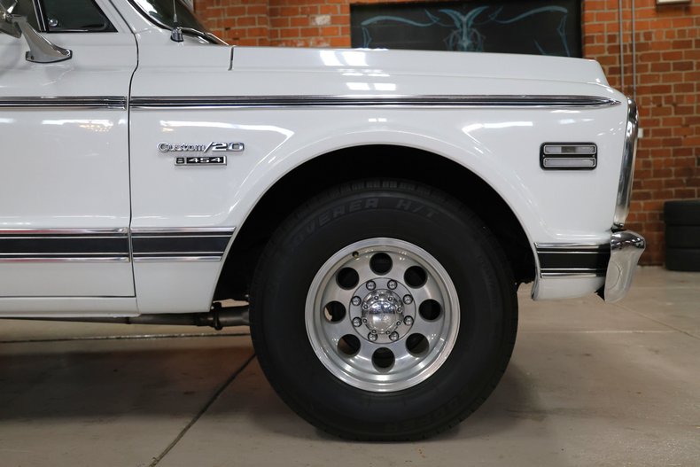 Chevrolet-C20-1970-White-Black-ampamp-White-Ho-20