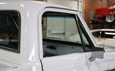 Chevrolet-C20-1970-White-Black-ampamp-White-Ho-27