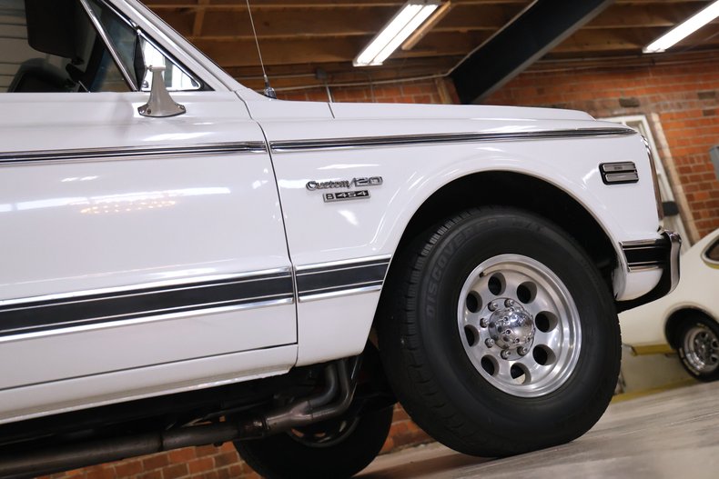 Chevrolet-C20-1970-White-Black-ampamp-White-Ho-34