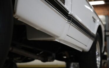 Chevrolet-C20-1970-White-Black-ampamp-White-Ho-36