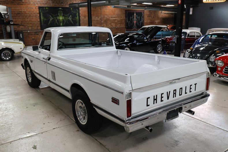 Chevrolet-C20-1970-White-Black-ampamp-White-Ho-48