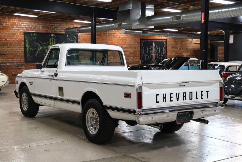 Chevrolet-C20-1970-White-Black-ampamp-White-Ho-49
