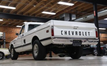 Chevrolet-C20-1970-White-Black-ampamp-White-Ho-8