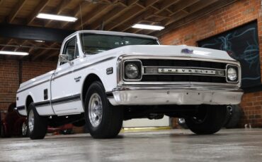 Chevrolet-C20-1970-White-Black-ampamp-White-Ho-9