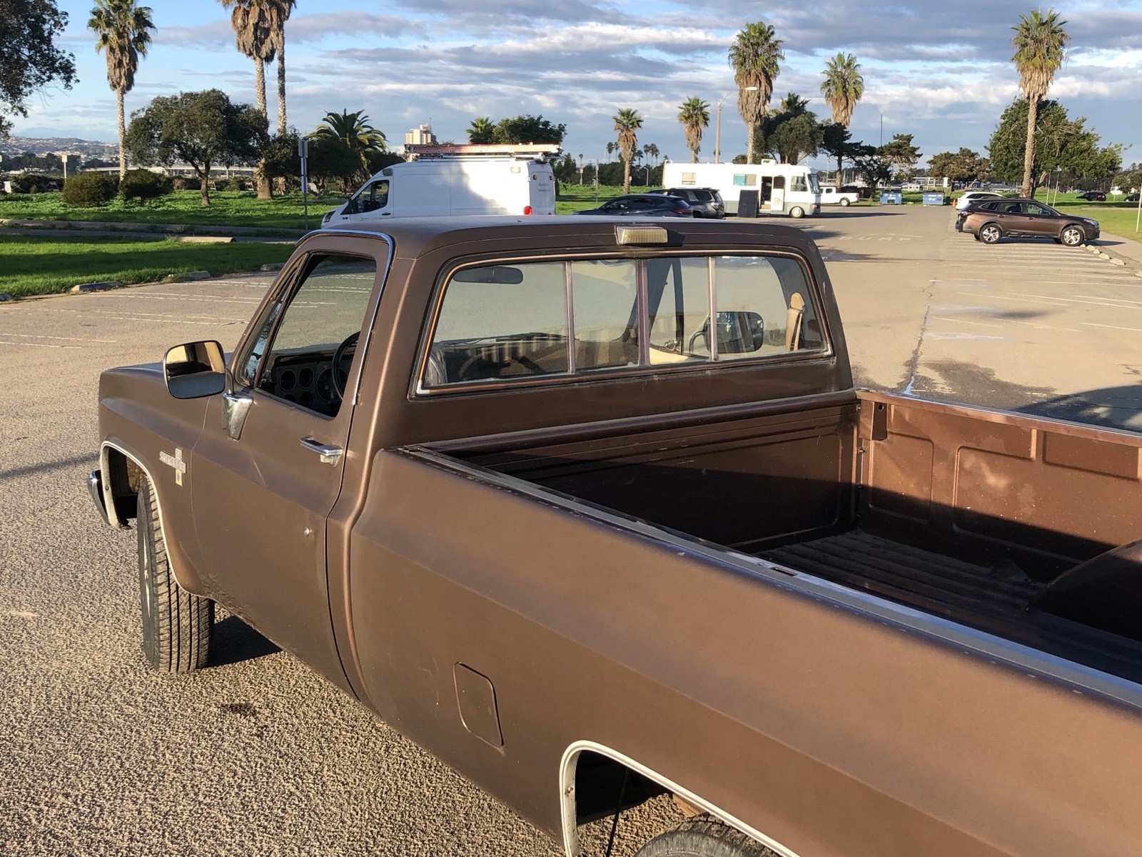 Chevrolet-CK-Pickup-2500-1986-10