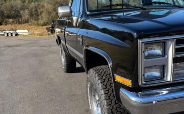 Chevrolet-CK10-Silverado-trim-short-bed-6.0-LS4x4-4L60-Nice-1986-Silverado-4x4-1