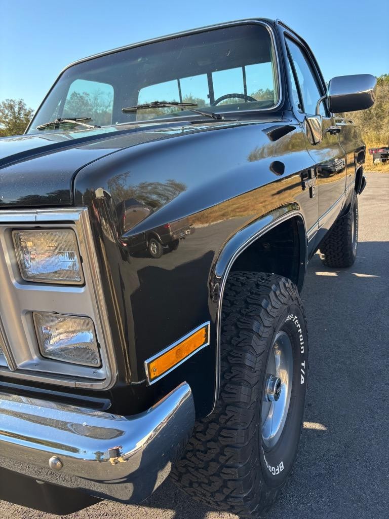 Chevrolet-CK10-Silverado-trim-short-bed-6.0-LS4x4-4L60-Nice-1986-Silverado-4x4-2