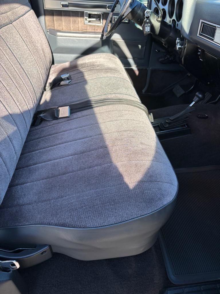 Chevrolet-CK10-Silverado-trim-short-bed-6.0-LS4x4-4L60-Nice-1986-Silverado-4x4-24