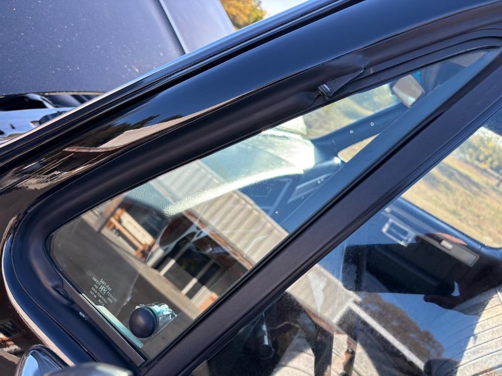 Chevrolet-CK10-Silverado-trim-short-bed-6.0-LS4x4-4L60-Nice-1986-Silverado-4x4-33