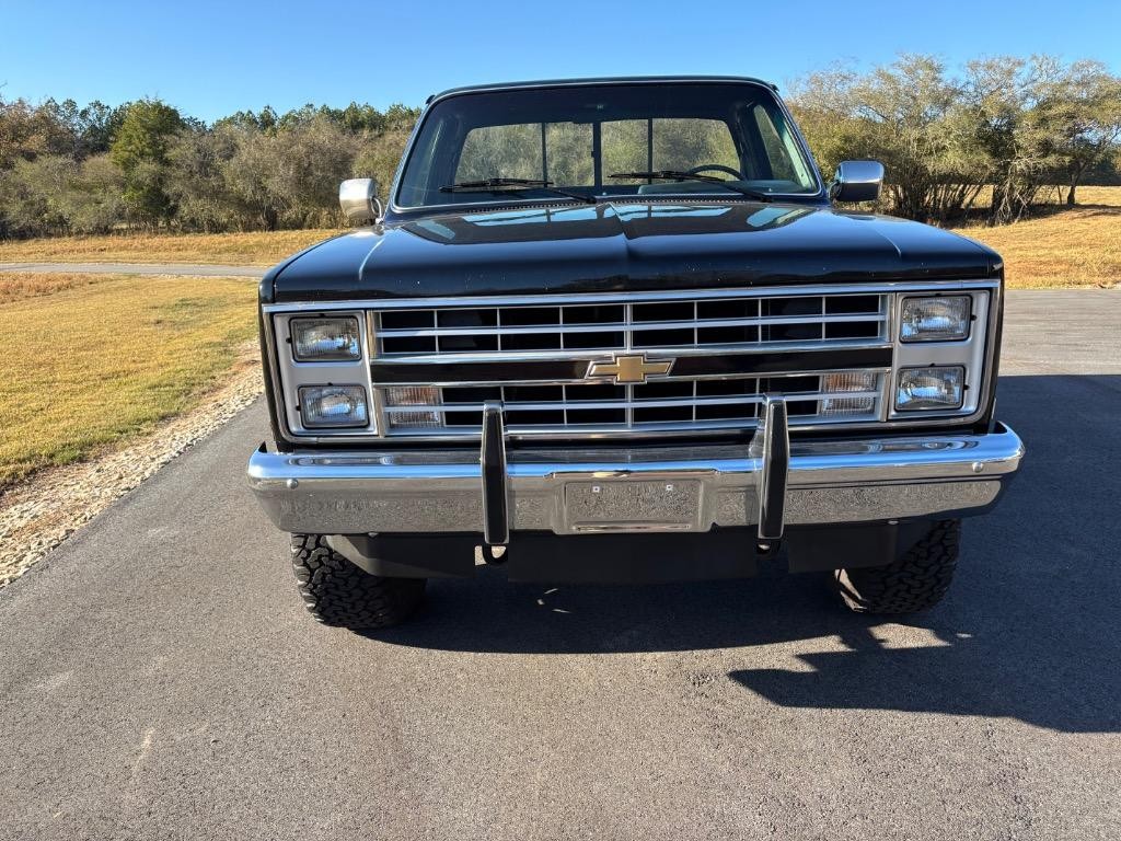 Chevrolet-CK10-Silverado-trim-short-bed-6.0-LS4x4-4L60-Nice-1986-Silverado-4x4-8