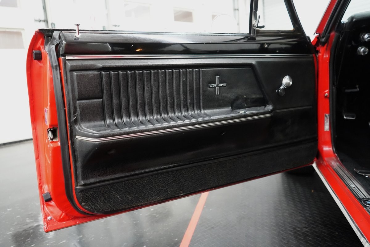 Chevrolet-Camaro-1967-34