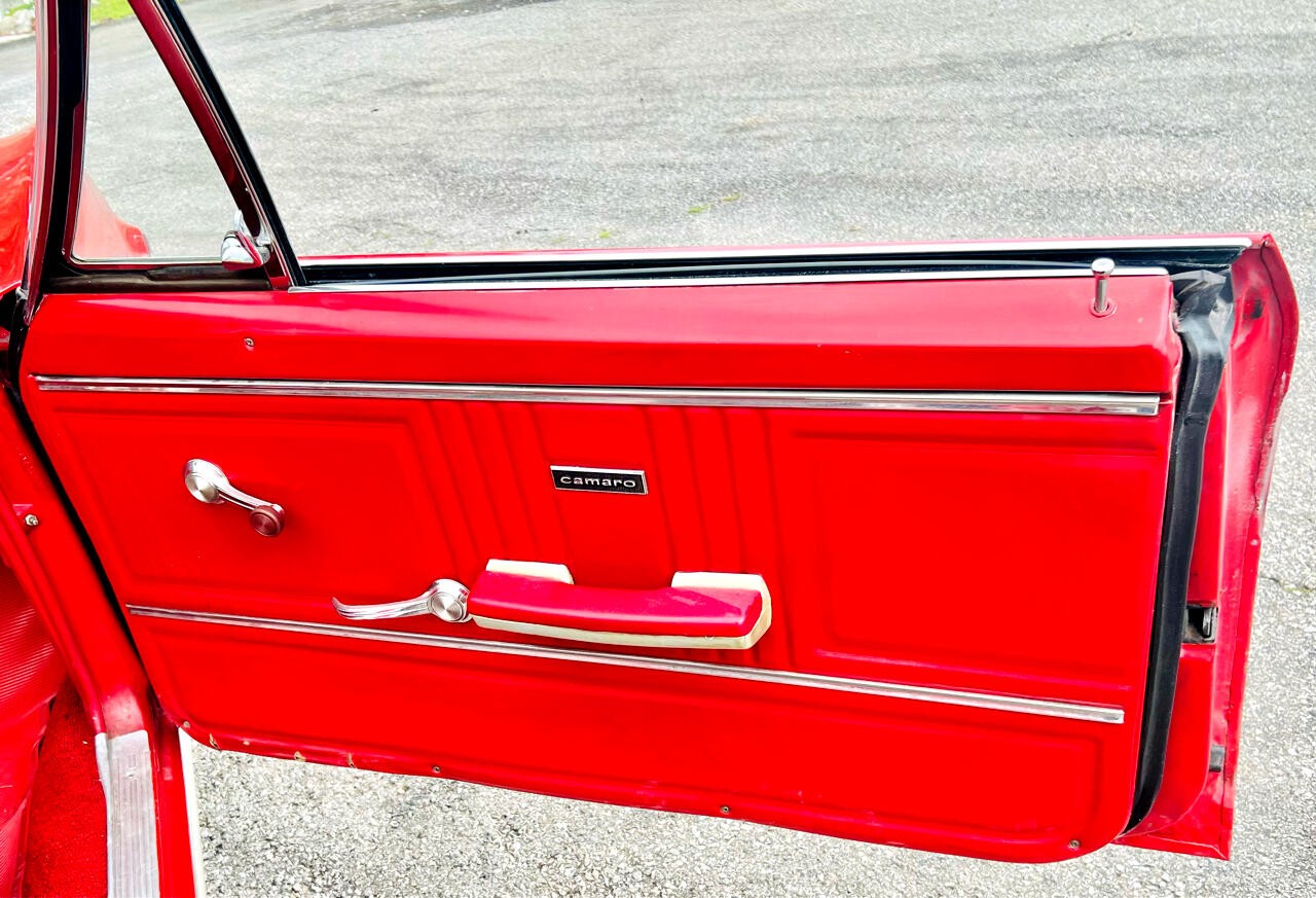 Chevrolet-Camaro-1967-American-Muscle-Car-12