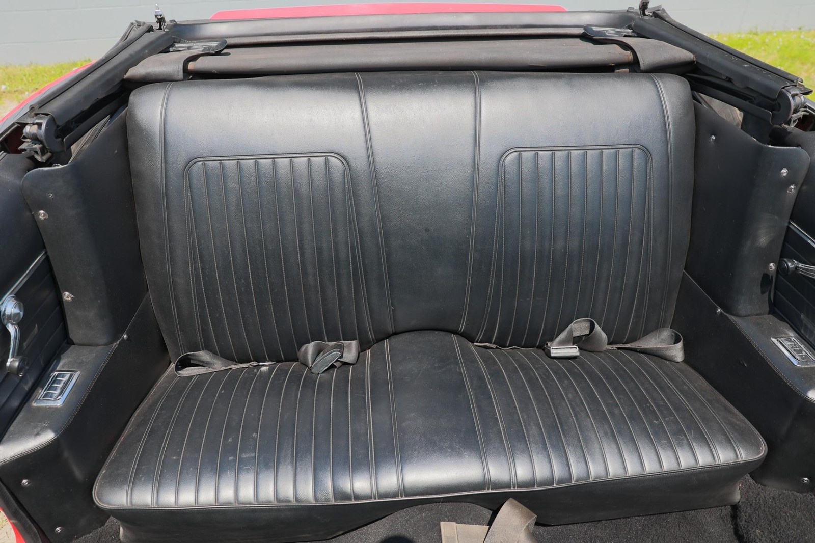 Chevrolet-Camaro-1968-2-Door-21