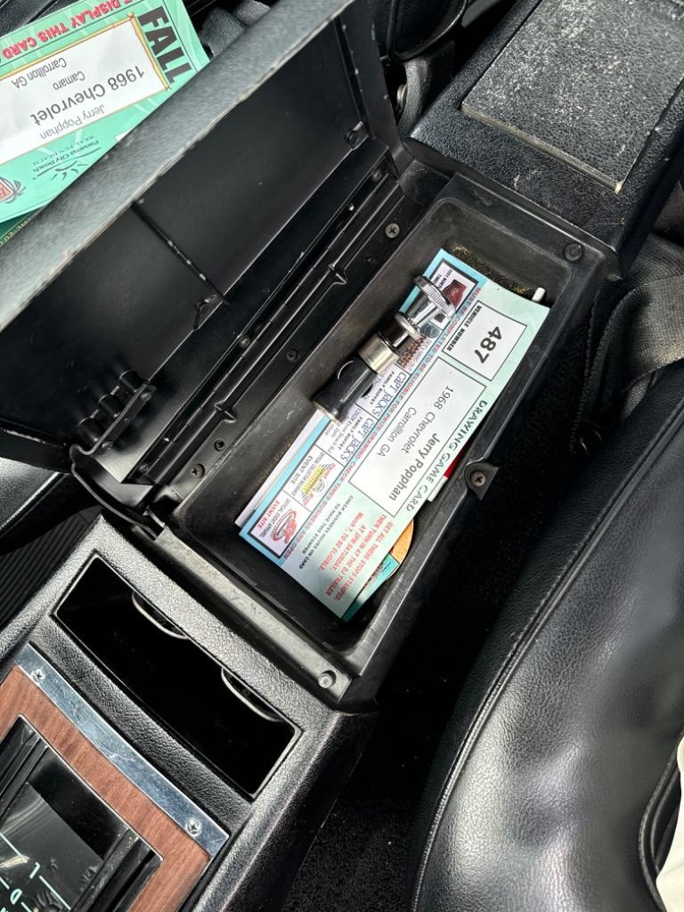 Chevrolet-Camaro-1968-33