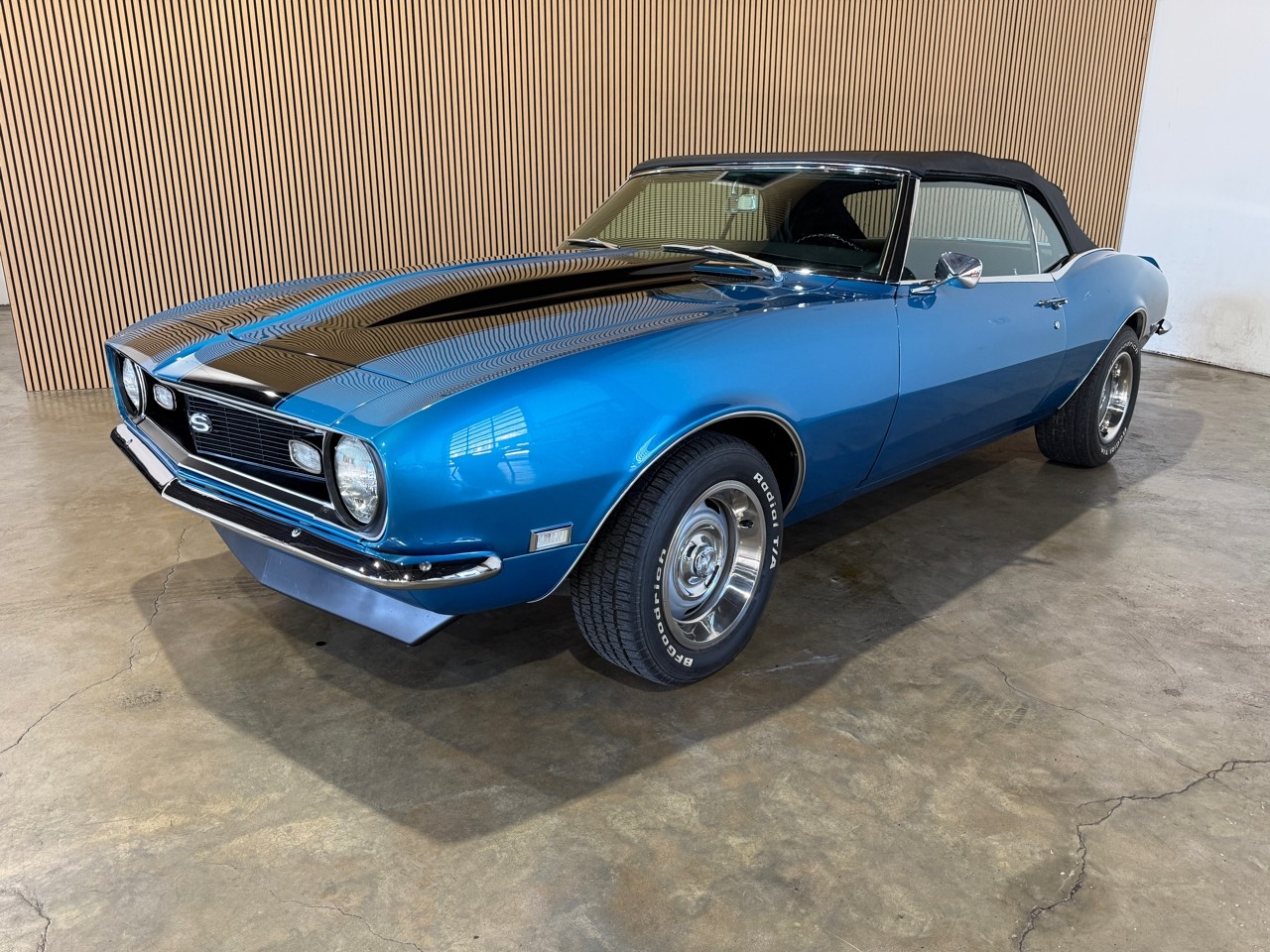 Chevrolet-Camaro-1968-Classic-Car-31