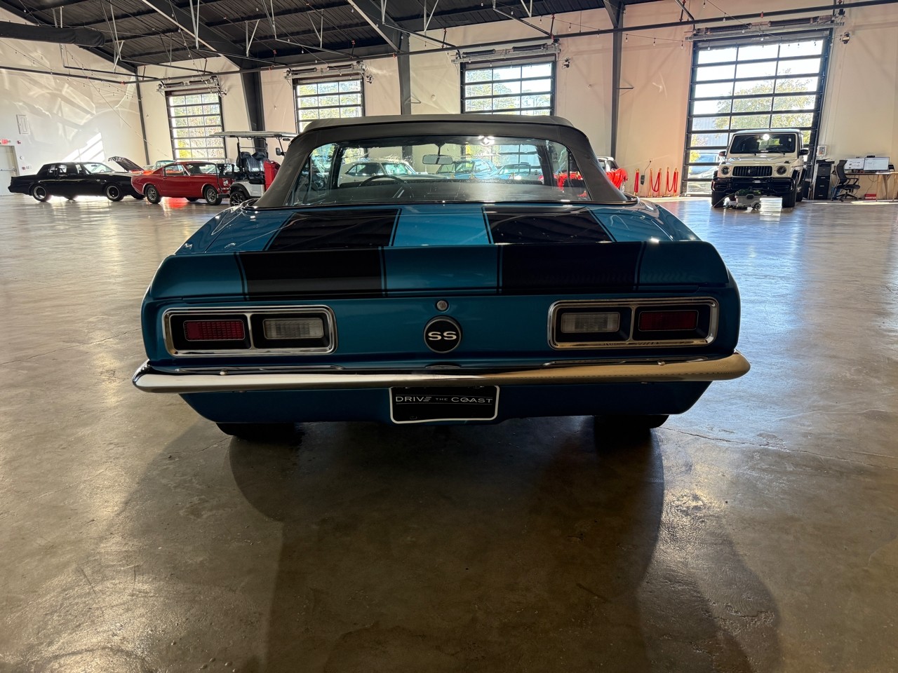 Chevrolet-Camaro-1968-Classic-Car-39