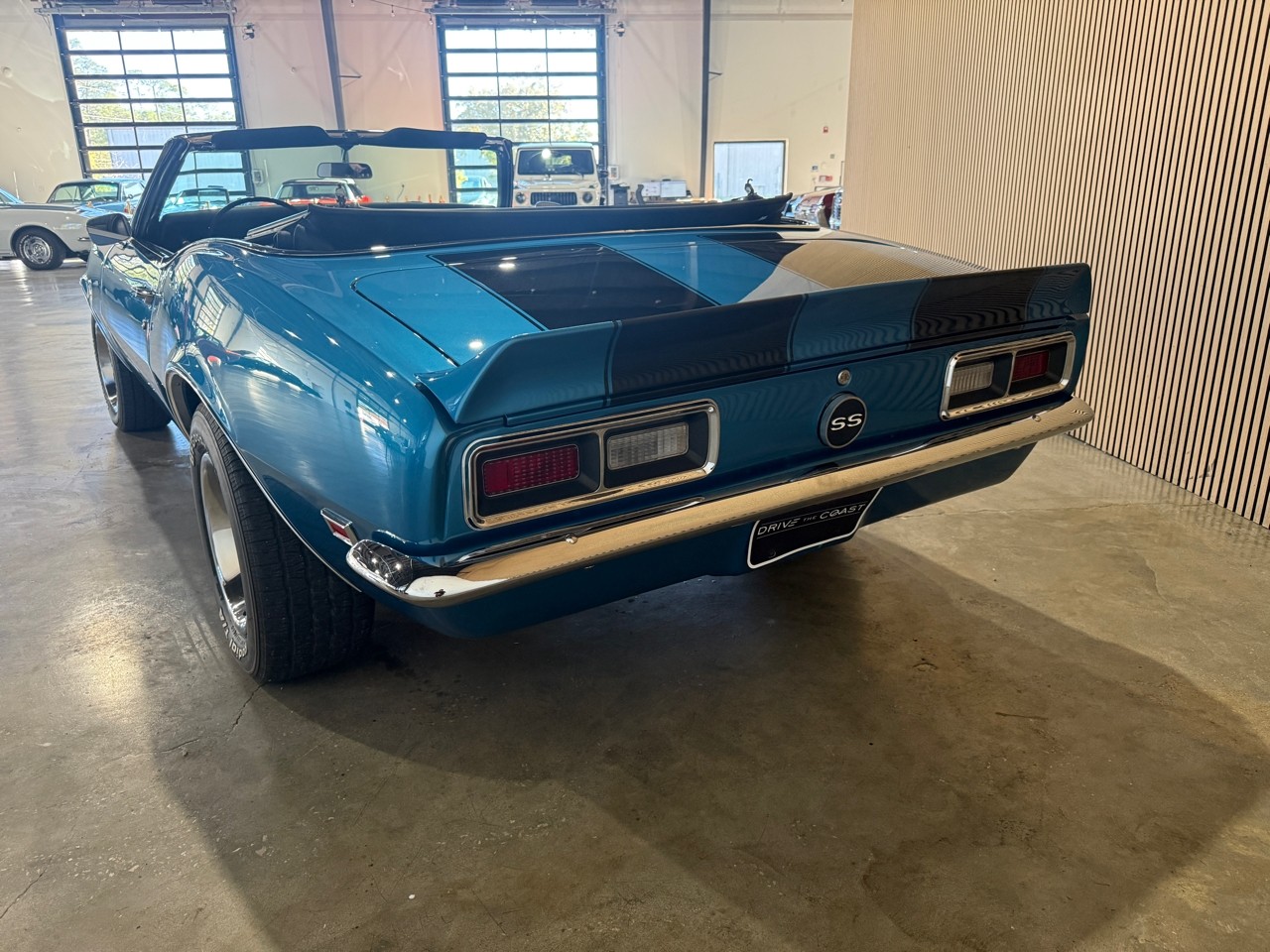 Chevrolet-Camaro-1968-Classic-Car-6
