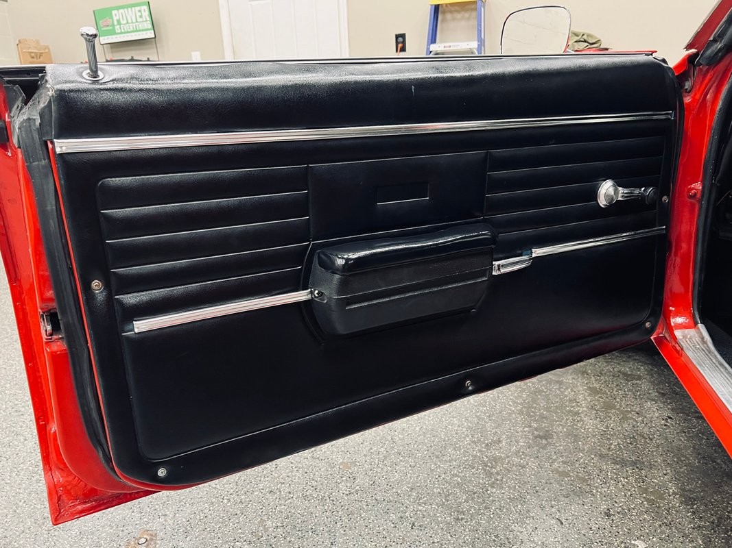 Chevrolet-Camaro-1968-Coupe-13