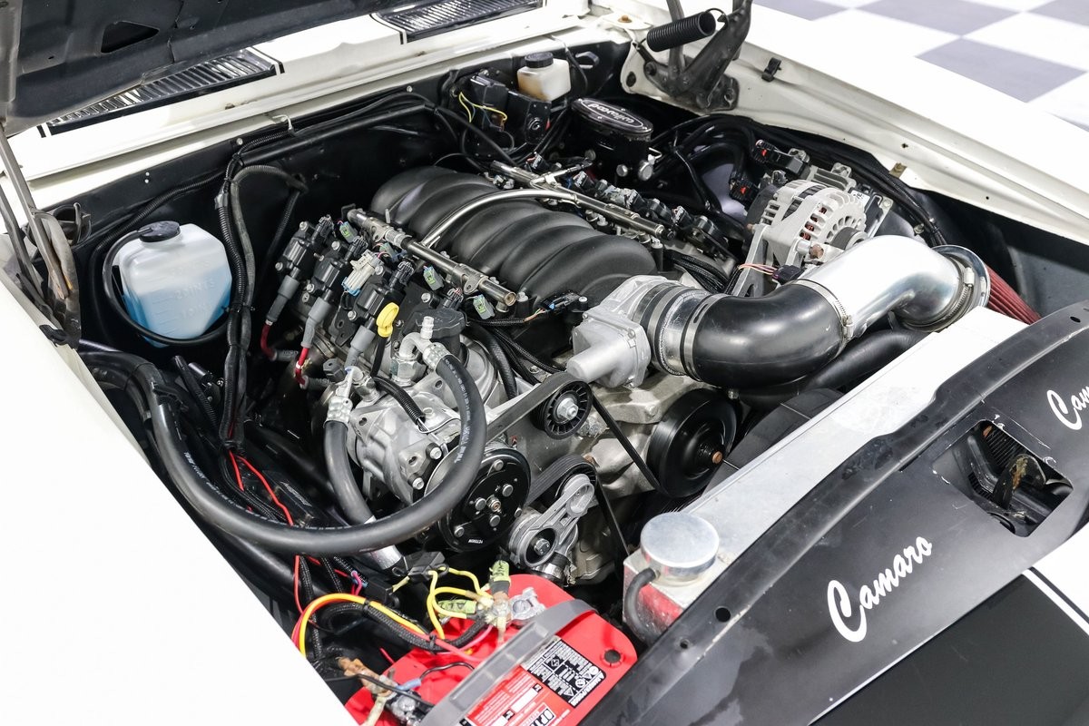 Chevrolet-Camaro-1968-Coupe-13