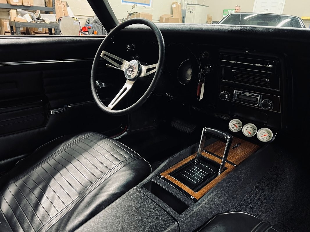 Chevrolet-Camaro-1968-Coupe-17