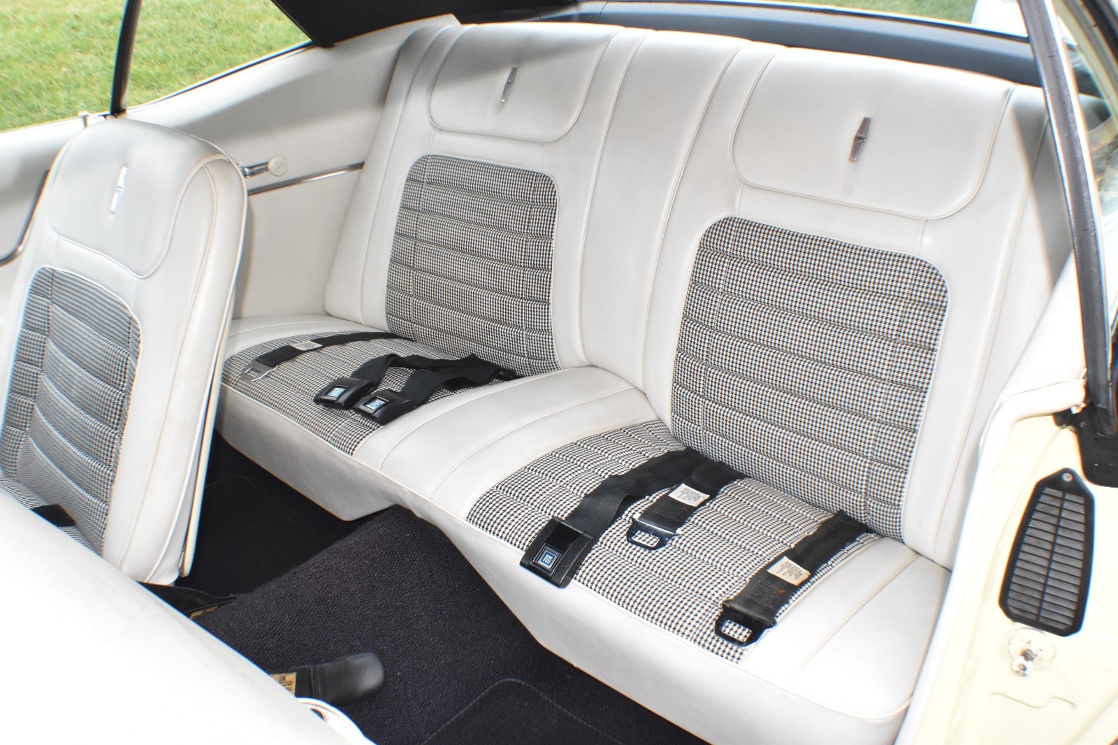 Chevrolet-Camaro-1968-Coupe-23