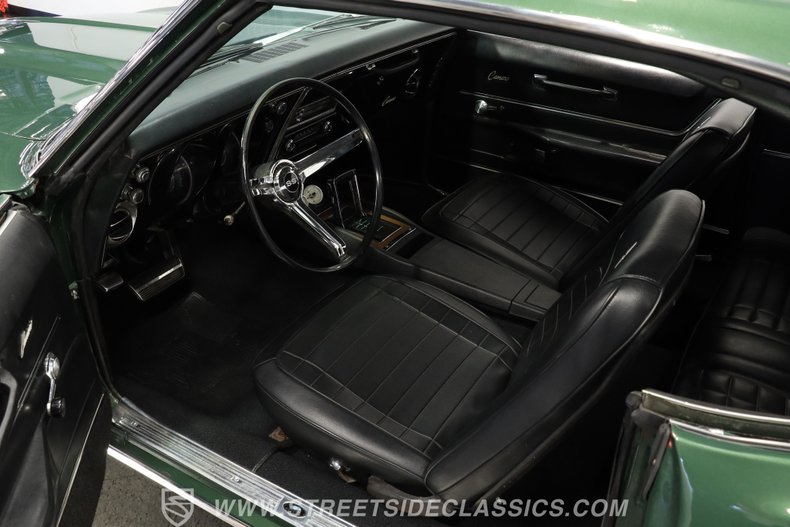 Chevrolet-Camaro-1968-Dark-Green-Metallic-Black-3