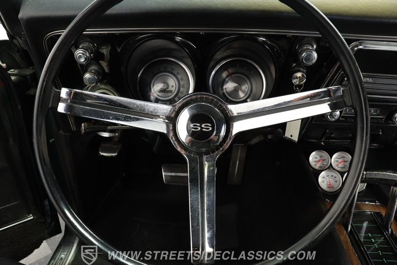 Chevrolet-Camaro-1968-Dark-Green-Metallic-Black-37