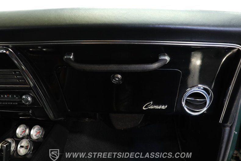 Chevrolet-Camaro-1968-Dark-Green-Metallic-Black-46