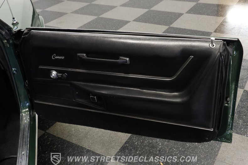 Chevrolet-Camaro-1968-Dark-Green-Metallic-Black-47