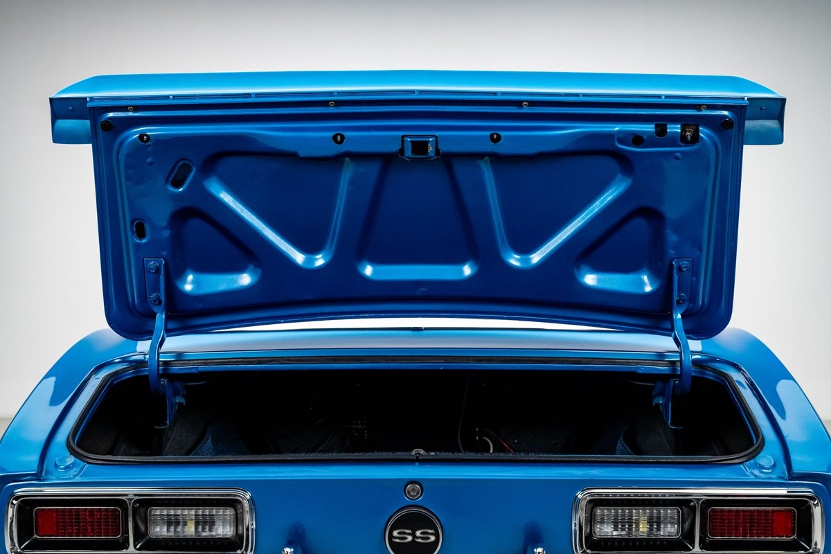 Chevrolet-Camaro-1968-Hardtop-35