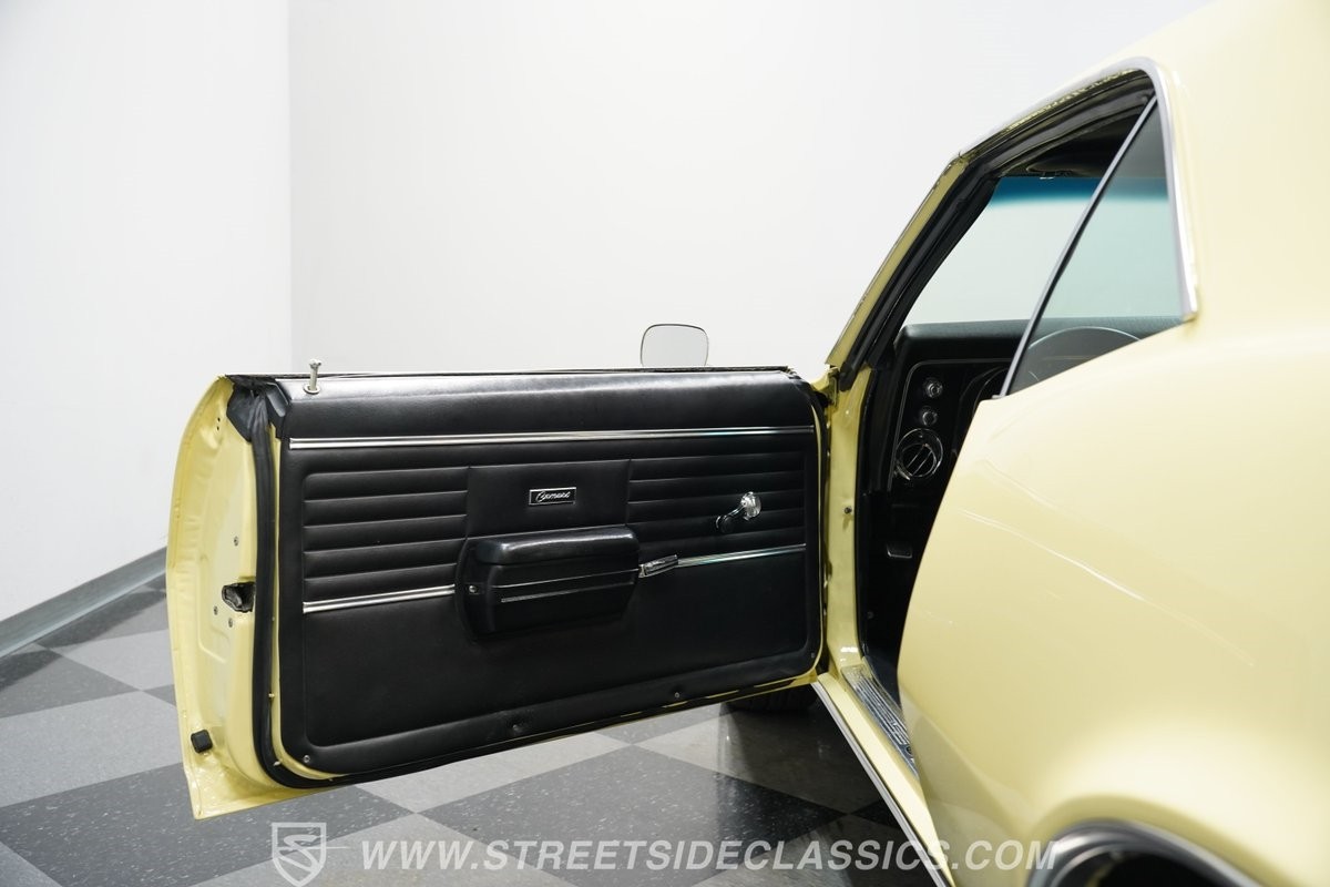 Chevrolet-Camaro-1968-Hardtop-35