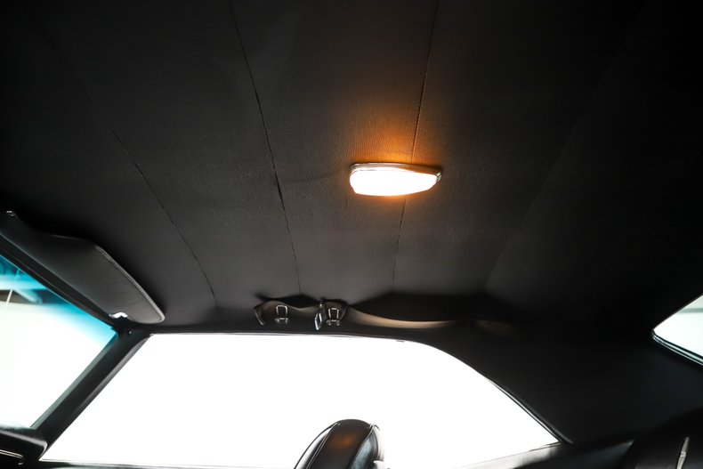 Chevrolet-Camaro-1968-Tuxedo-Black-Black-32