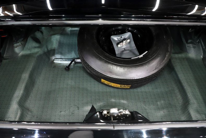 Chevrolet-Camaro-1968-Tuxedo-Black-Black-45