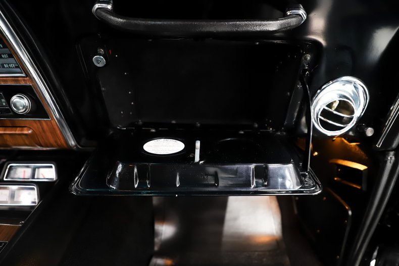 Chevrolet-Camaro-1968-Tuxedo-Black-Black-49