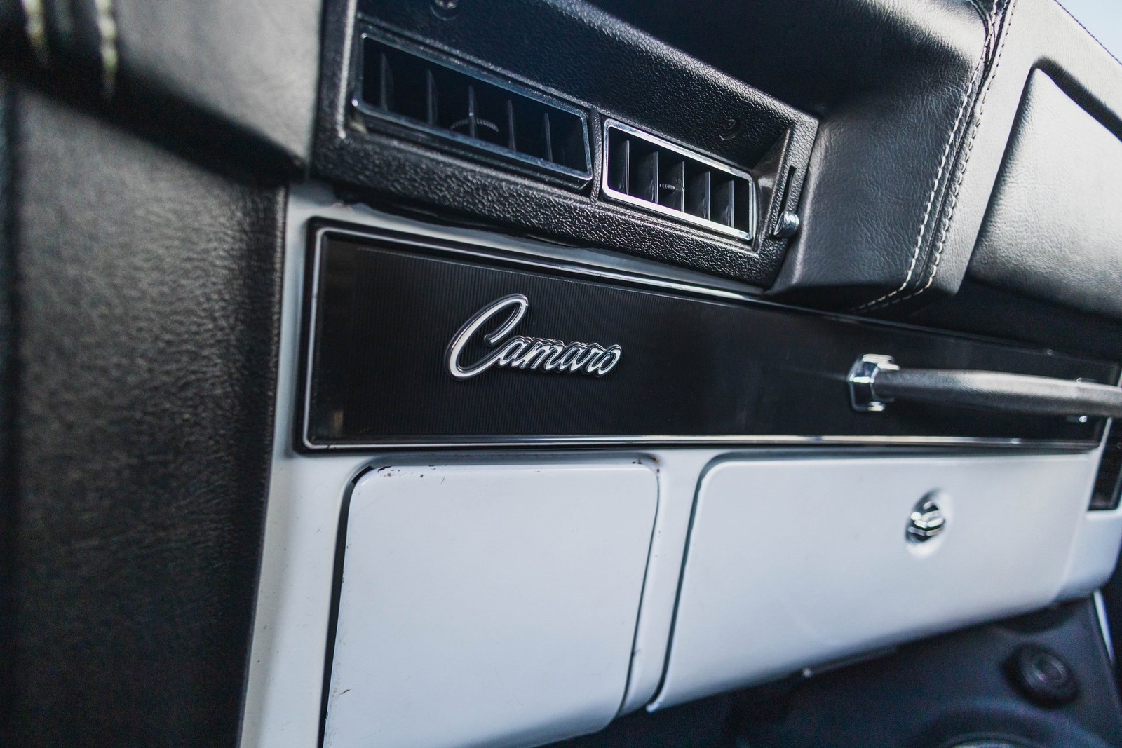 Chevrolet-Camaro-1969-2D-Coupe-32